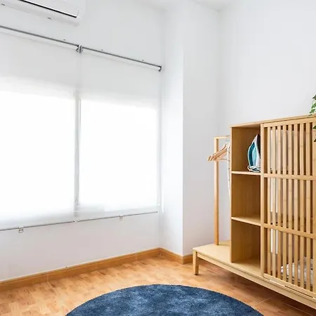 Penthouse In St Montano, Historic Centre, Wifi.