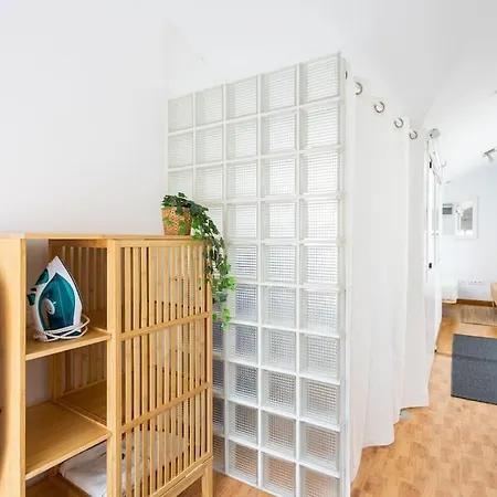 Apartment Penthouse In St Montano, Historic Centre, Wifi.